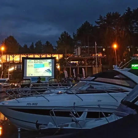 Bådhotel Goltgo Houseboat Hausboot Tajty Wilkasy (Gizycko)